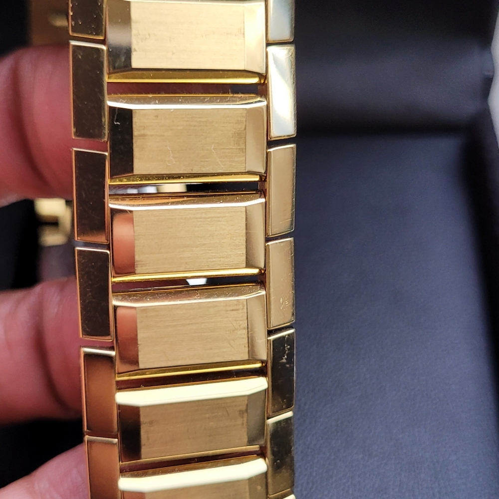 Movado Watch Gold Mirror Dial. $2195 RETAIL - Picture 13 of 16